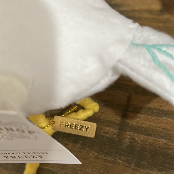 Target 2022 Wondershop “Freezy” Featherly Friends Bird - Picture 5 of 8